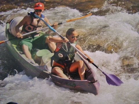 Canoé dans les rapides des gorges de l'Ardèche.