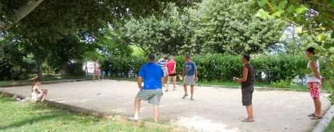 Concours de Boules organisés au village de gites la Fontinelle en Ardèche.