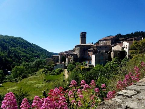 Entraigue, le village Ardèchois de Jean Ferrat