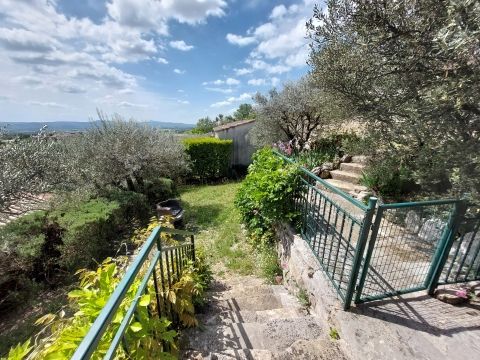 Jardin privatif clôturé avec barbecue