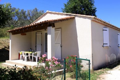 L' Arbousier, gite 4 à 6 personnes en village de gites avec piscine en Sud Ardèche.