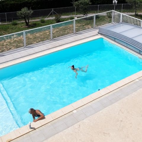 La piscine de la villa la "Soleillade" à Bessas en Ardèche proche de Vallon-Pont-D'arc.