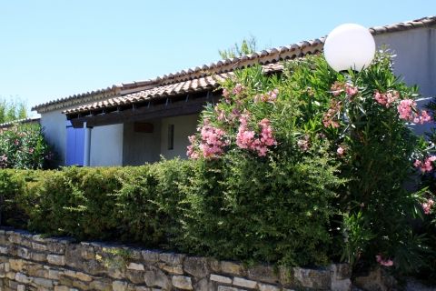 Le Grand Pin, gite 5 à 7 personnes en village de gites avec piscine en Ardèche