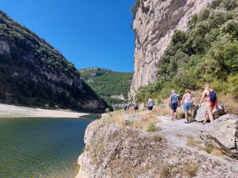 Rando et baignade en rivière dans de superbes paysages