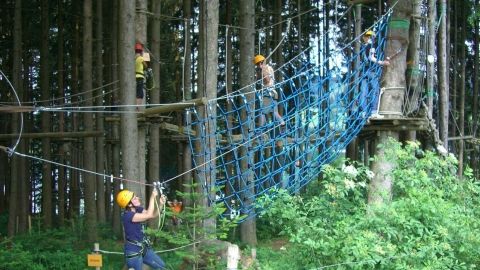 Un des nombreux parcs accrobranche de l'Ardèche