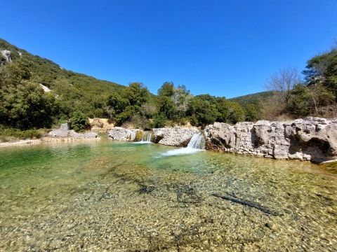 Vallée de l'ibie Ardèche, le trou de la lune.